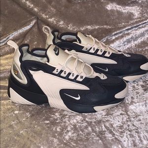 𝙲𝚄𝚃𝙴 💓🖤 Black & Cream Nike Zoom 2k